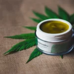 Révélez votre Éclat Naturel avec les Cosmétiques CBD : Guide Complet